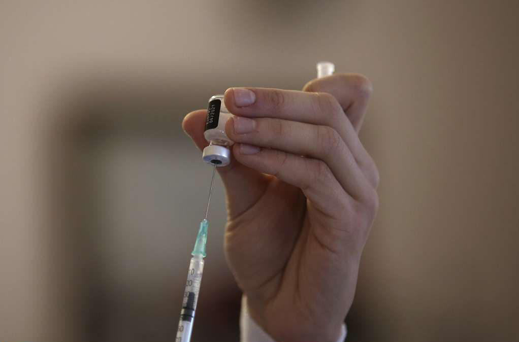 ΚΟΡΩΝΟΪΟΣ – Άνοιξε η πλατφόρμα των ραντεβού για το νέο εμβόλιο