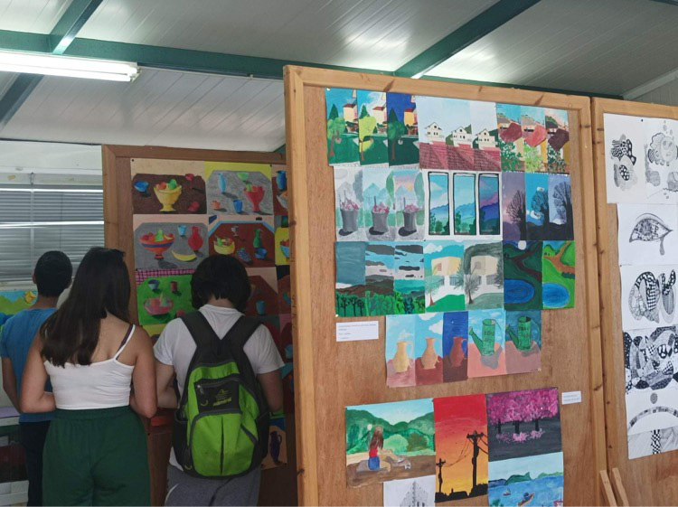ΓΥΜΝΑΣΙΟ ΕΛΕΟΥΣΑΣ  – Έκθεση ζωγραφικής και γλυπτικής με έργα μαθητών